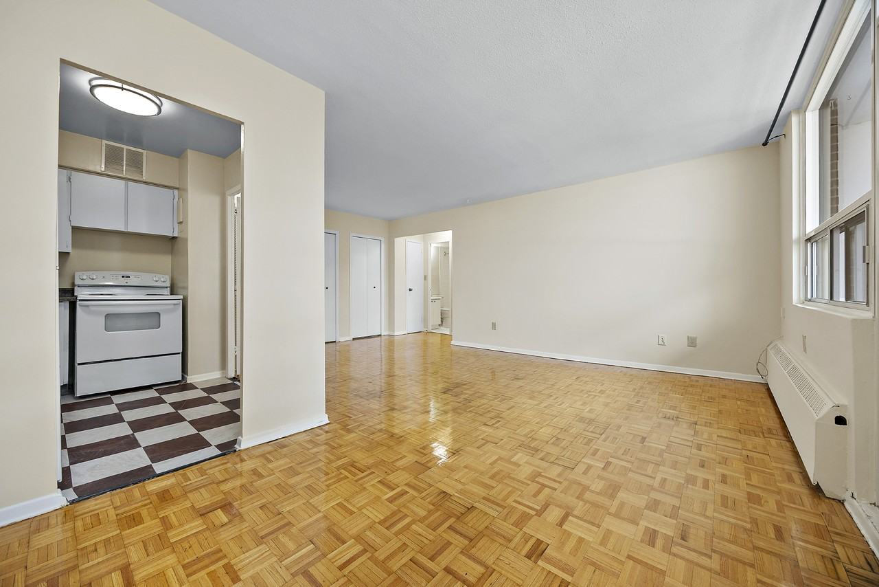 30 High Street East - Photo 7 of 18