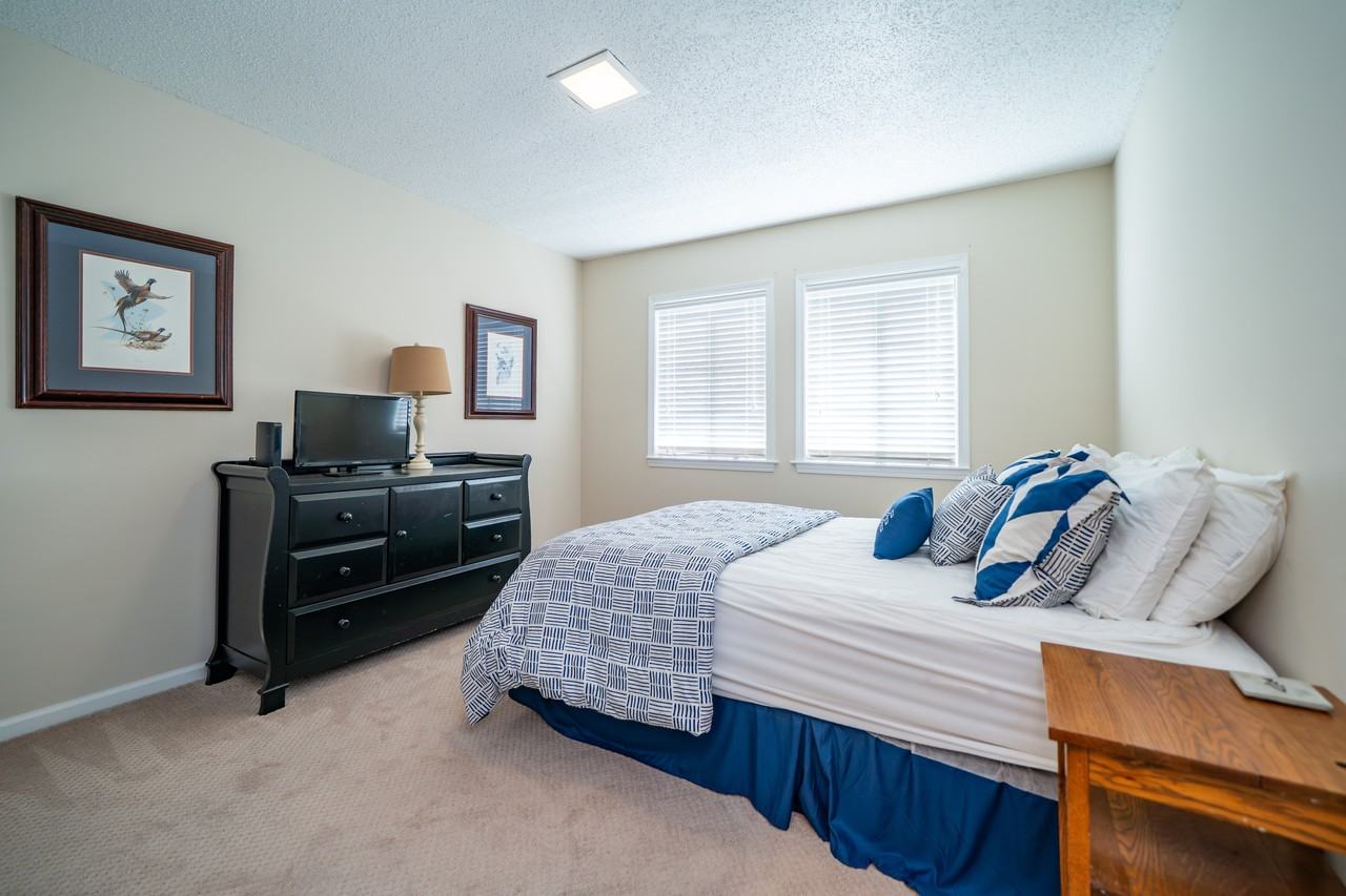 49 Lake Dr Apt M6 #M6 - Photo 3 of 21