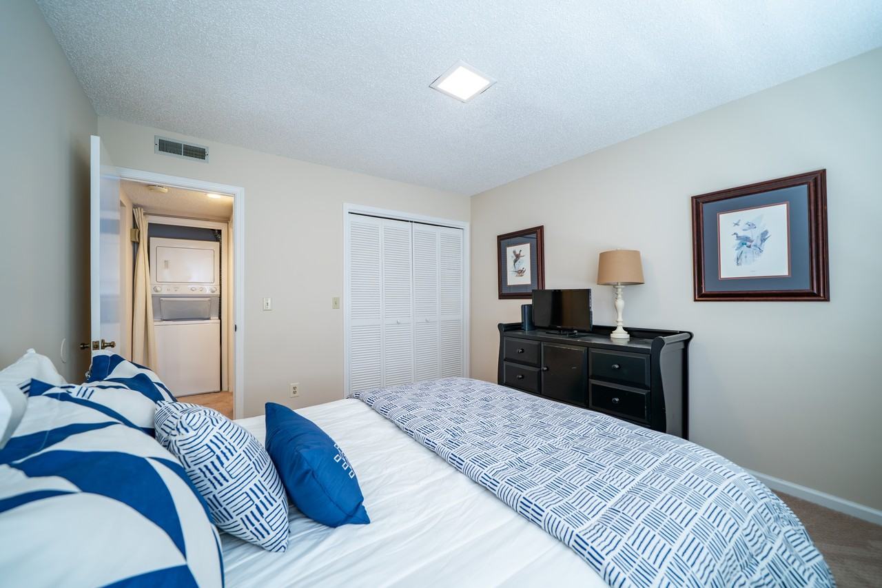 49 Lake Dr Apt M6 #M6 - Photo 4 of 21