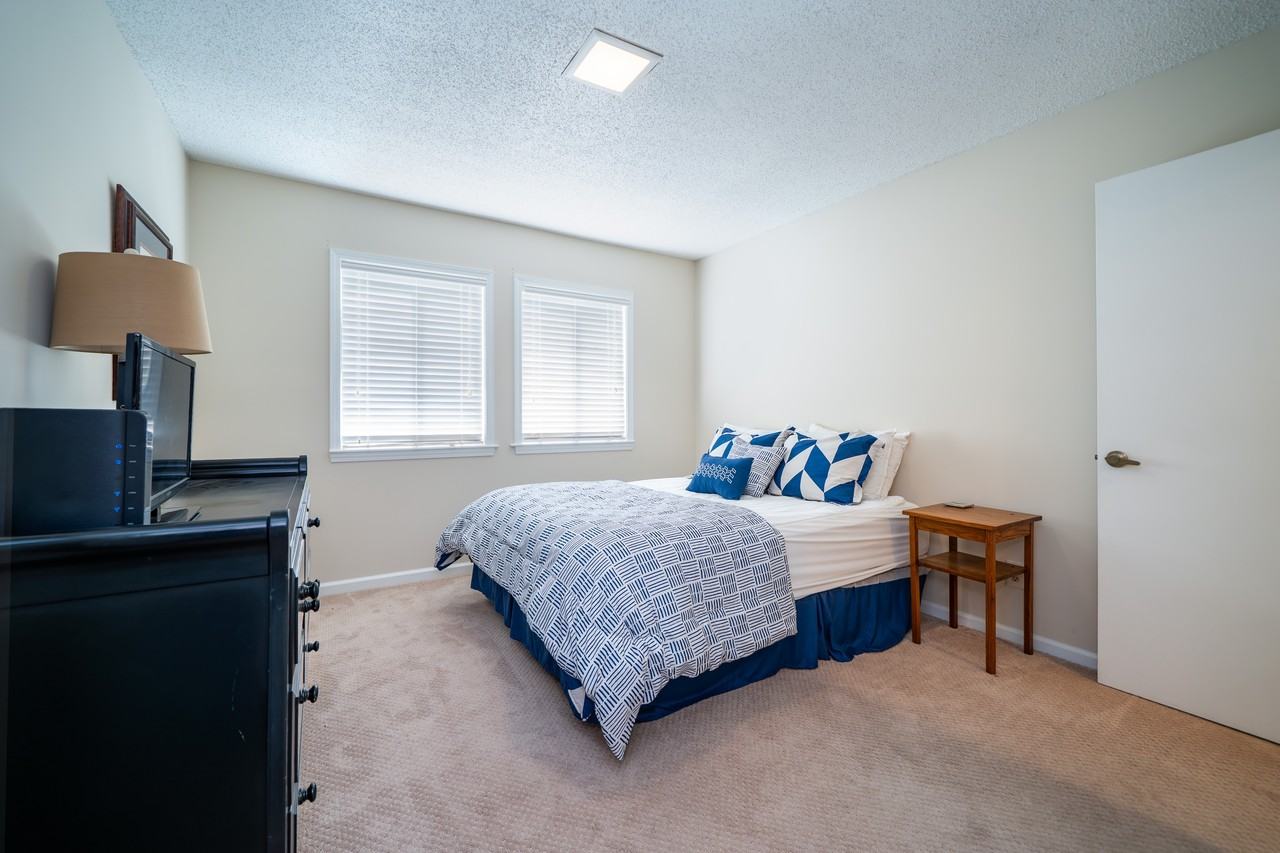 49 Lake Dr Apt M6 #M6 - Photo 5 of 21