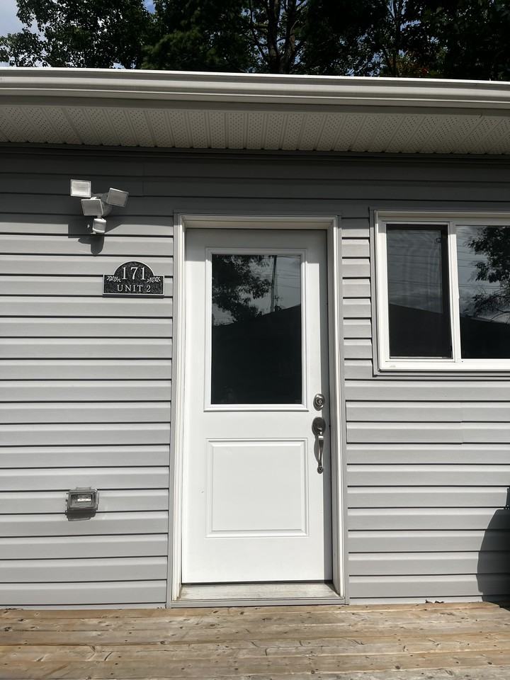 171 Anne St N - Photo 3 of 18