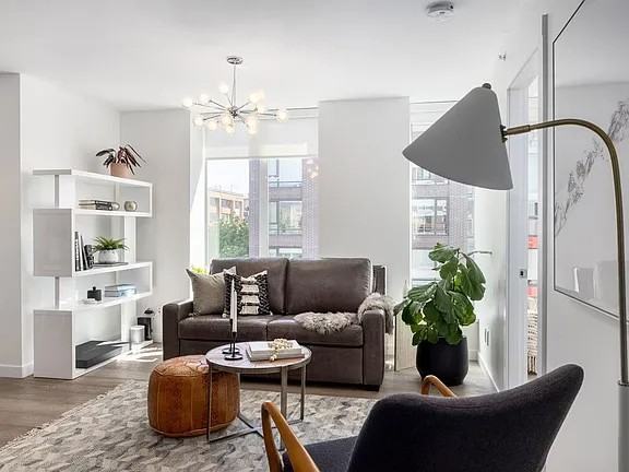 189 Keefer St - Photo 6 of 13