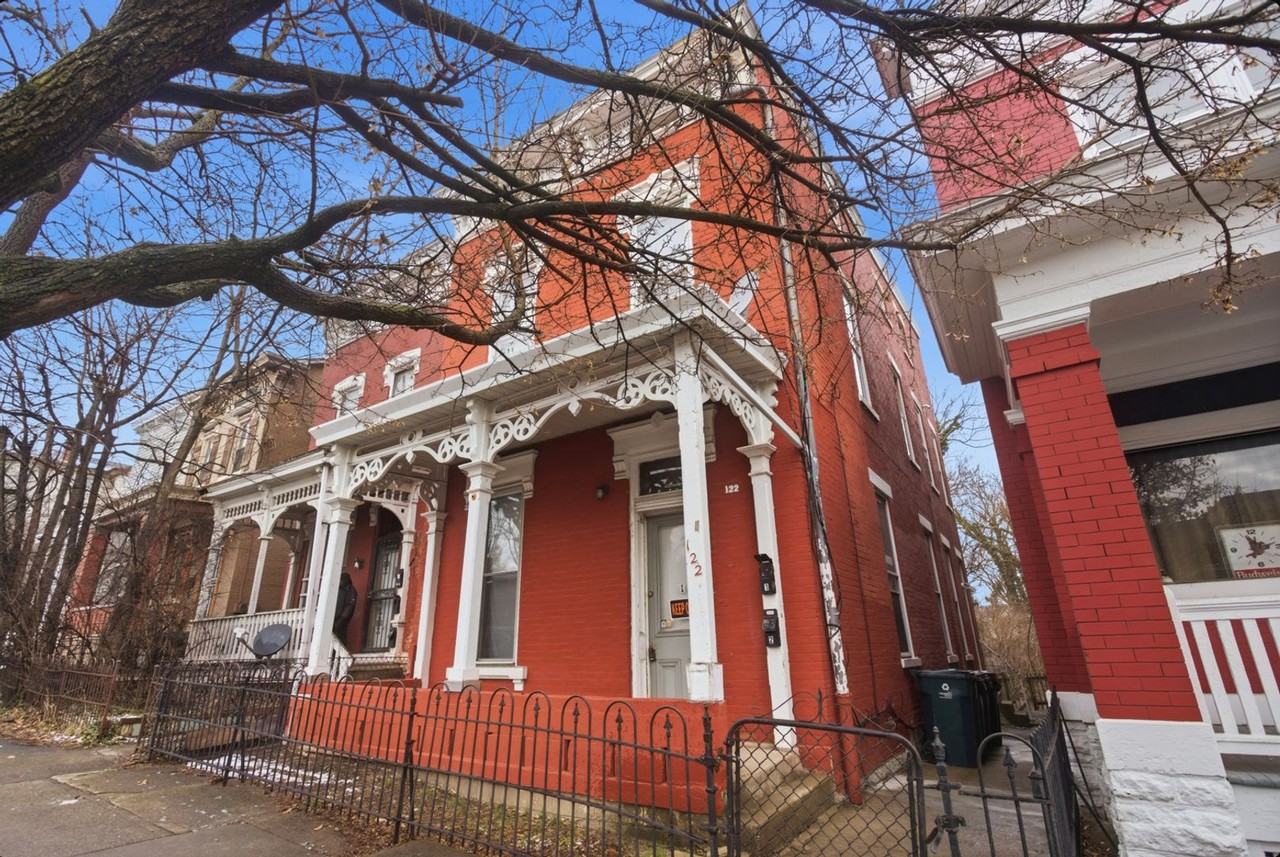 122 E. University Ave. - Photo 2 of 34