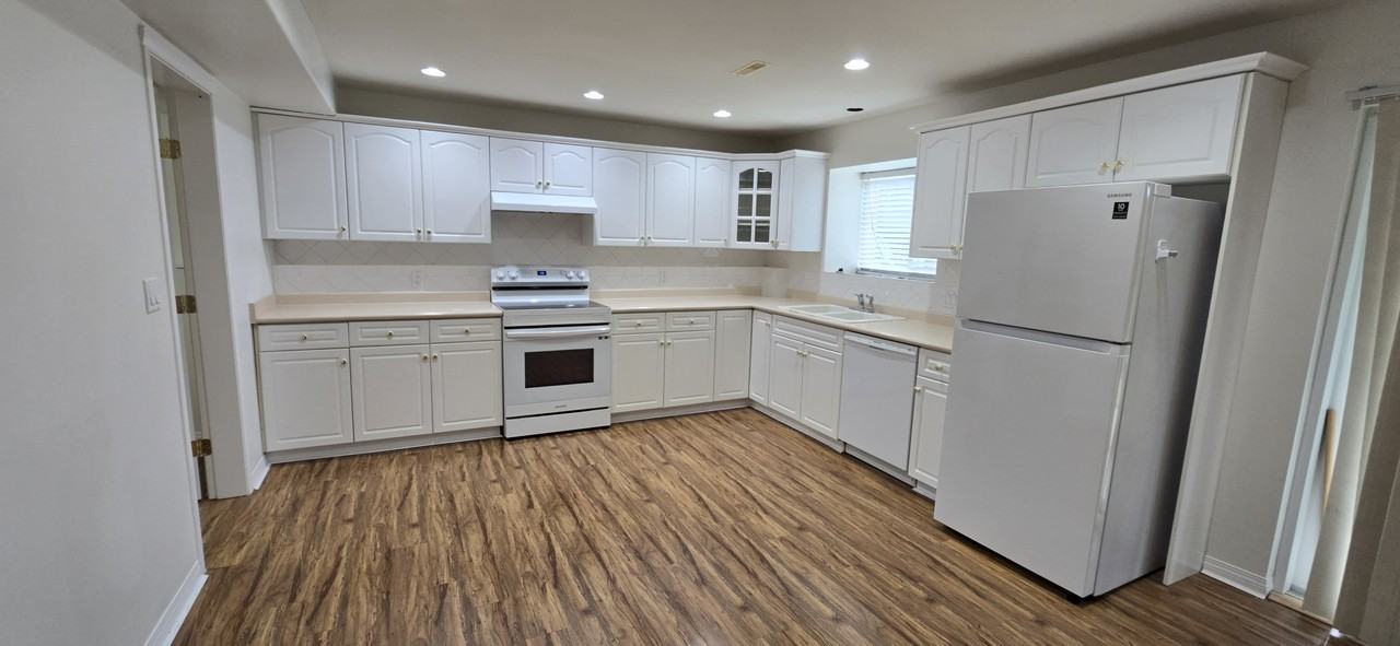 23812 Zeron Avenue #Bsmt - Photo 2 of 7