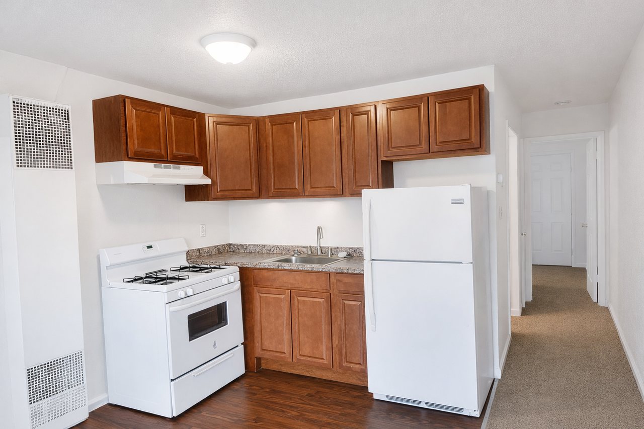 West Seventh Street Apartments - Photo 3 of 21