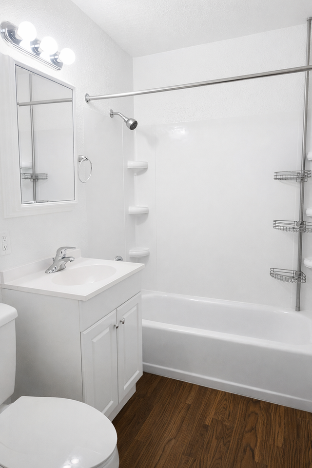 West Seventh Street Apartments - Photo 6 of 21