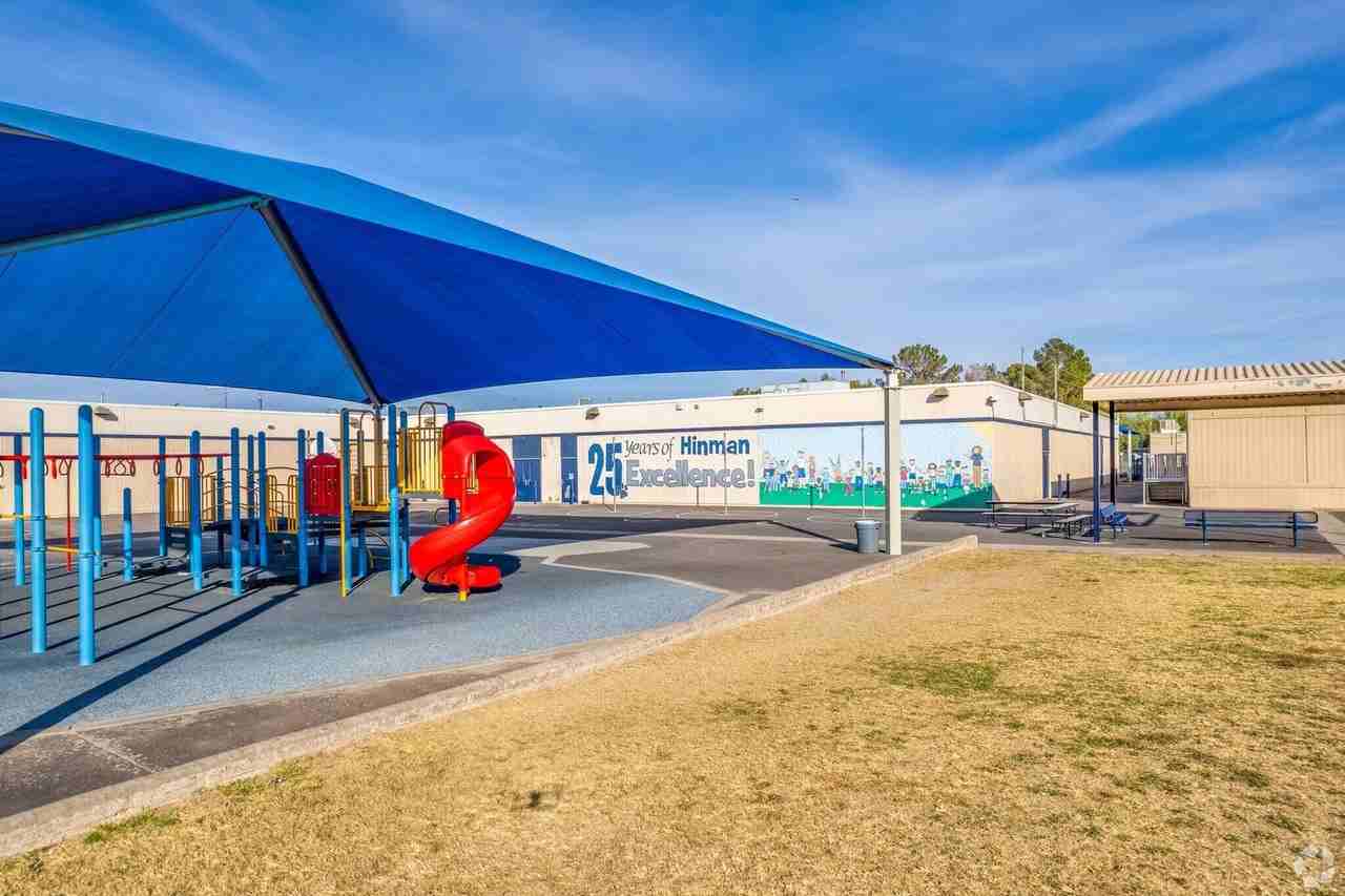 Merlayne Units - Photo 2 of 5