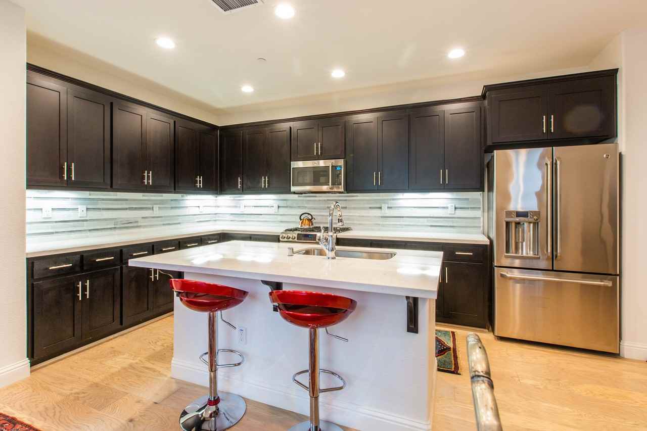 1110 Healdsburg Ave - Photo 6 of 20