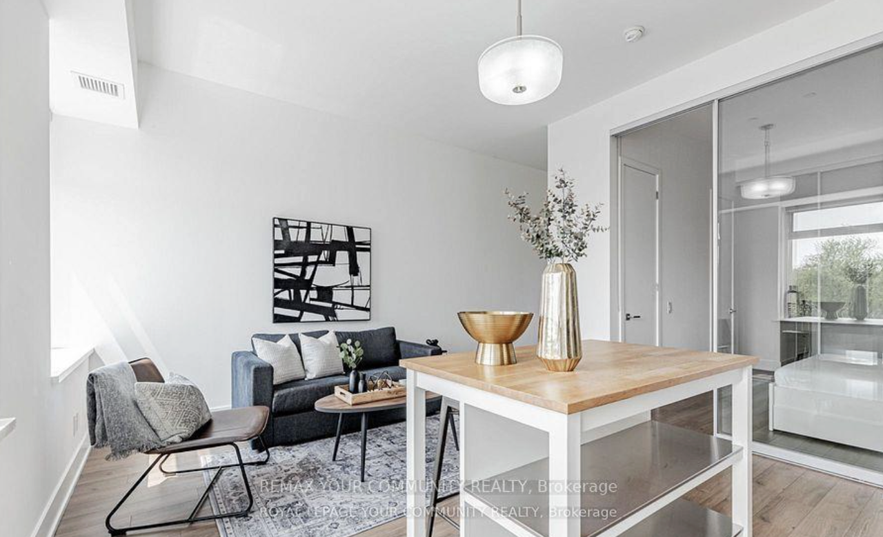 St Clair Ave W & Avenue Rd - Photo 4 of 10