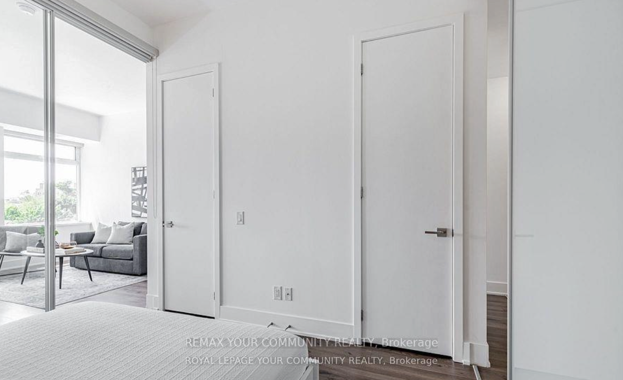 St Clair Ave W & Avenue Rd - Photo 7 of 10