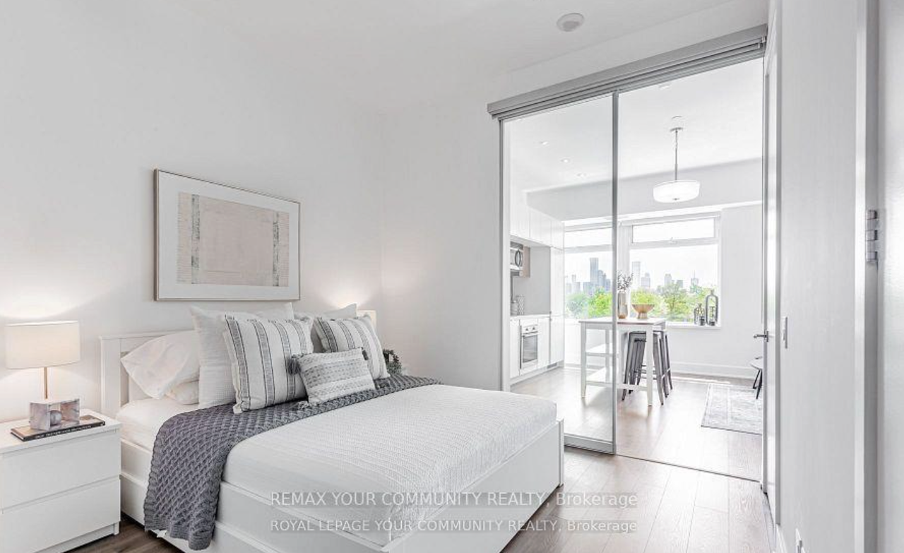 St Clair Ave W & Avenue Rd - Photo 6 of 10