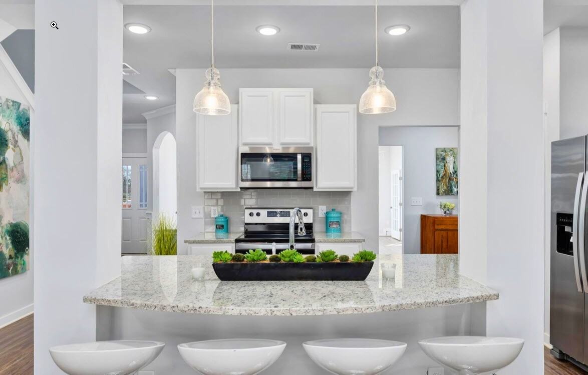 646 646 Blackberry Glenn - Photo 2 of 4