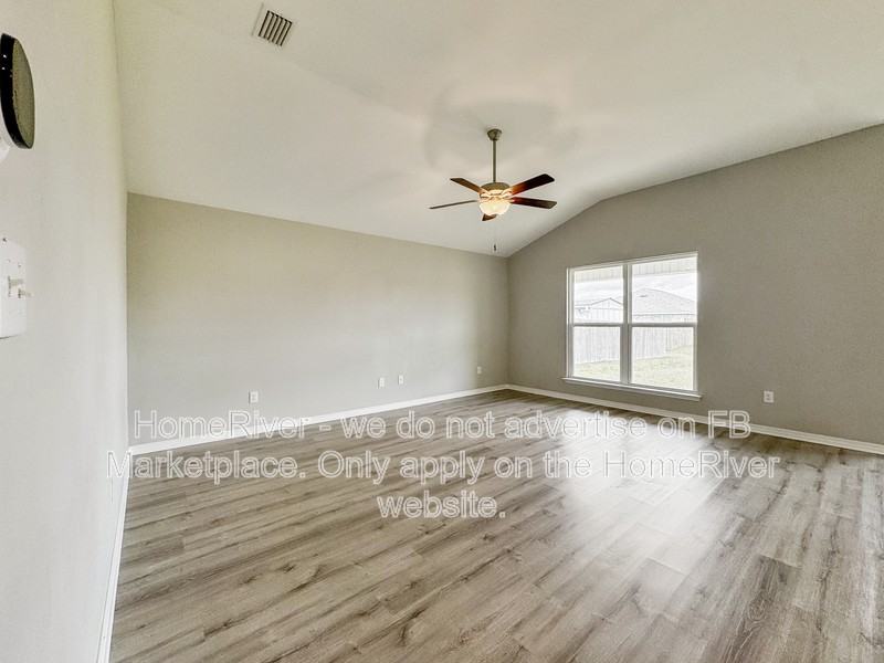 1182 Hayward Loop - Photo 6 of 27