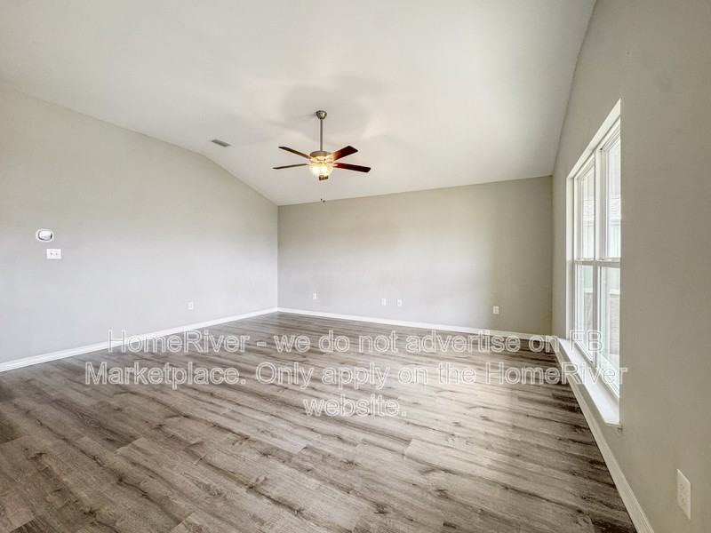 1182 Hayward Loop - Photo 7 of 27