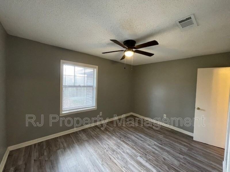 6989 Amberly Way Dr - Photo 2 of 16