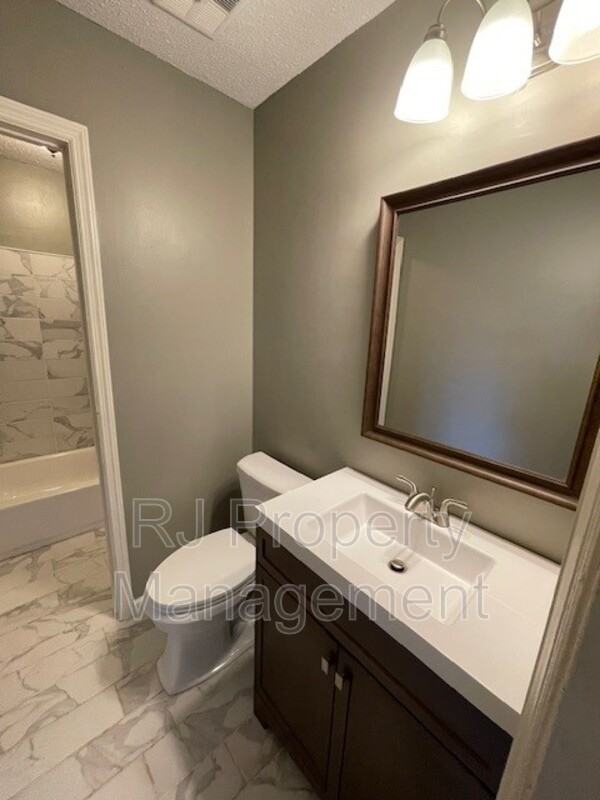 6989 Amberly Way Dr - Photo 4 of 16