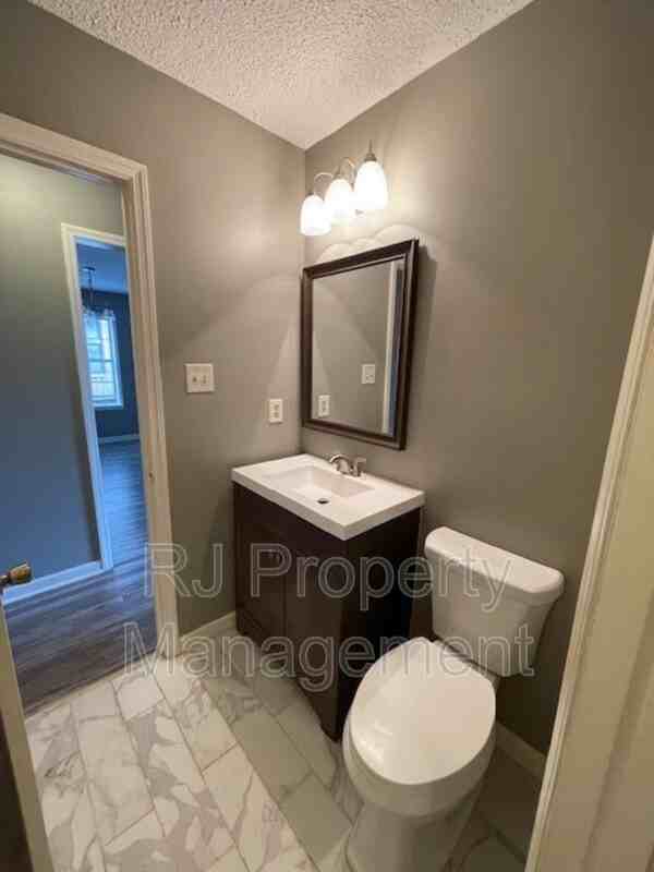 6989 Amberly Way Dr - Photo 6 of 16