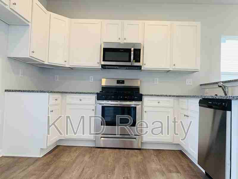 202 Canina Ln - Photo 3 of 9