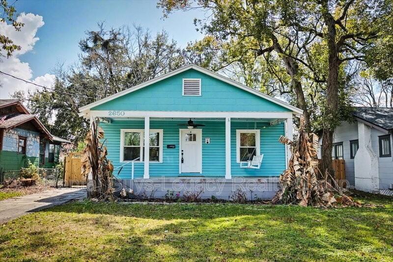 2650 Green St - Photo 2 of 31