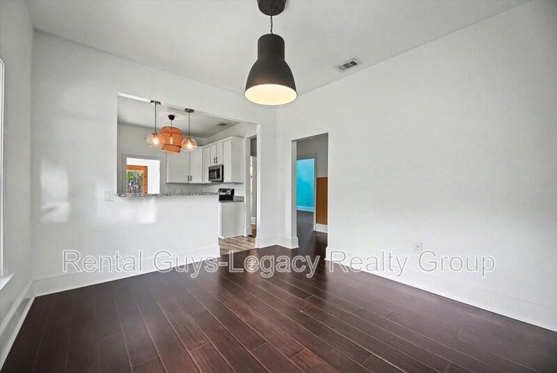 2650 Green St - Photo 7 of 31