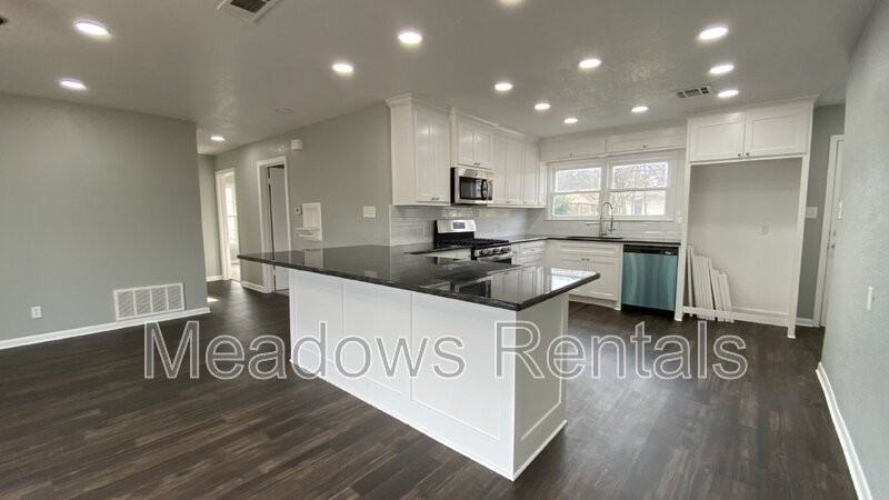 1000 N 61st St - Photo 4 of 15