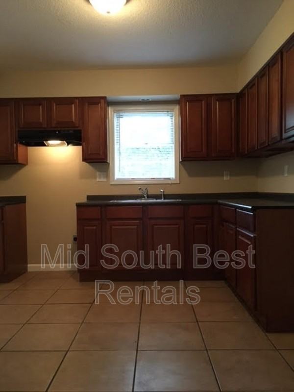 3644 Tessland Rd - Photo 3 of 8