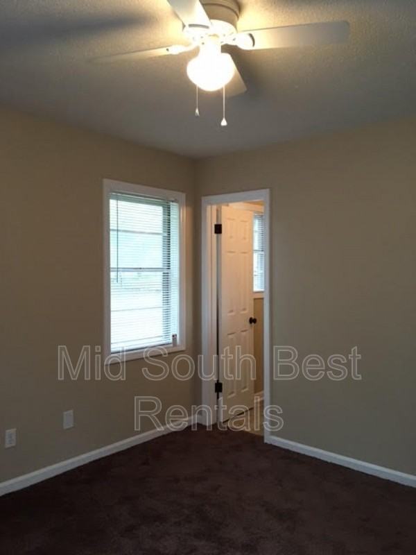 3644 Tessland Rd - Photo 4 of 8