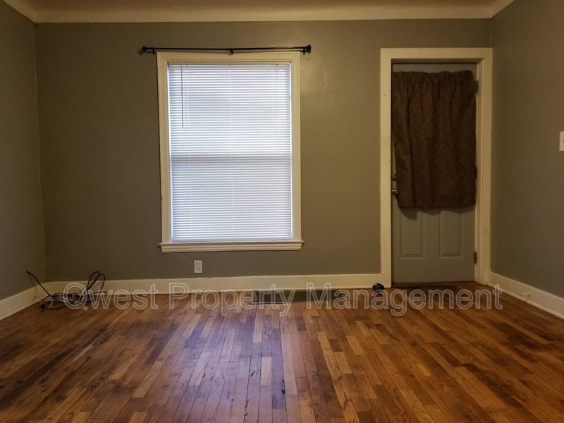 650 Oakdale St Se - Photo 3 of 7