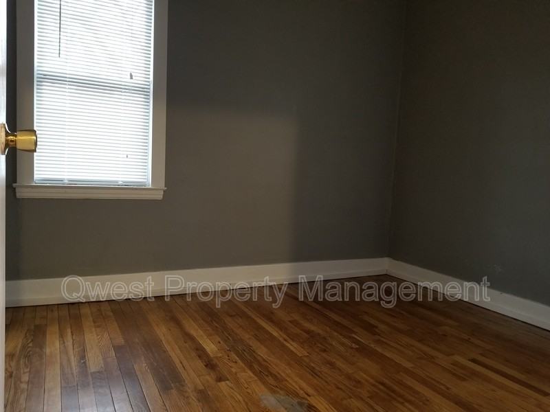 650 Oakdale St Se - Photo 6 of 7