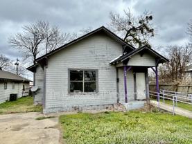 716 E 9th St - Photo 1 of 1