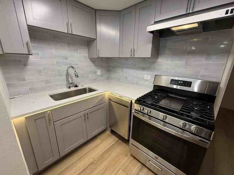 1364 N Lafayette St #2