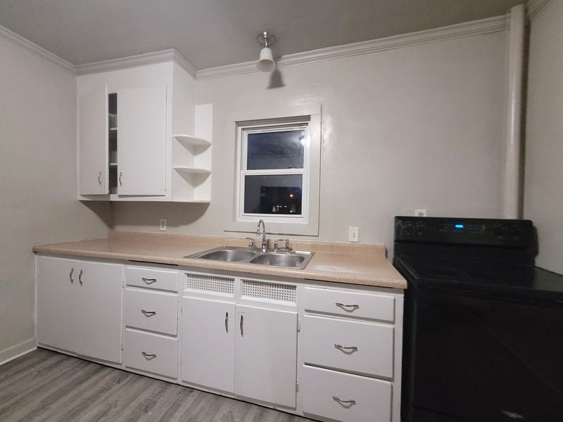 401 Cass St - Photo 3 of 10