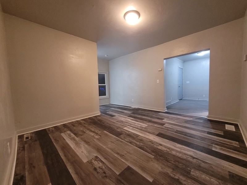 401 Cass St - Photo 6 of 10