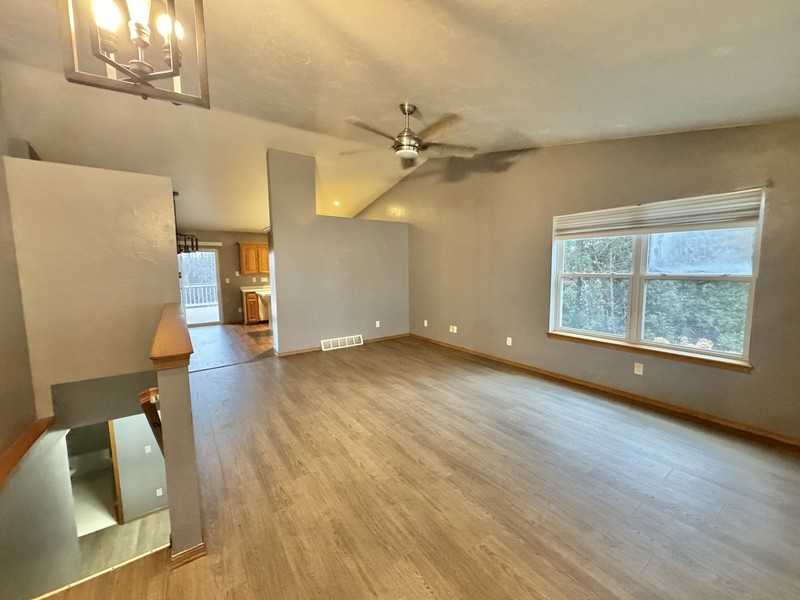 2941 Popplewood Ct - Photo 5 of 11