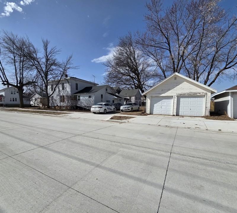 502 W 6th Ave - Photo 2 of 32