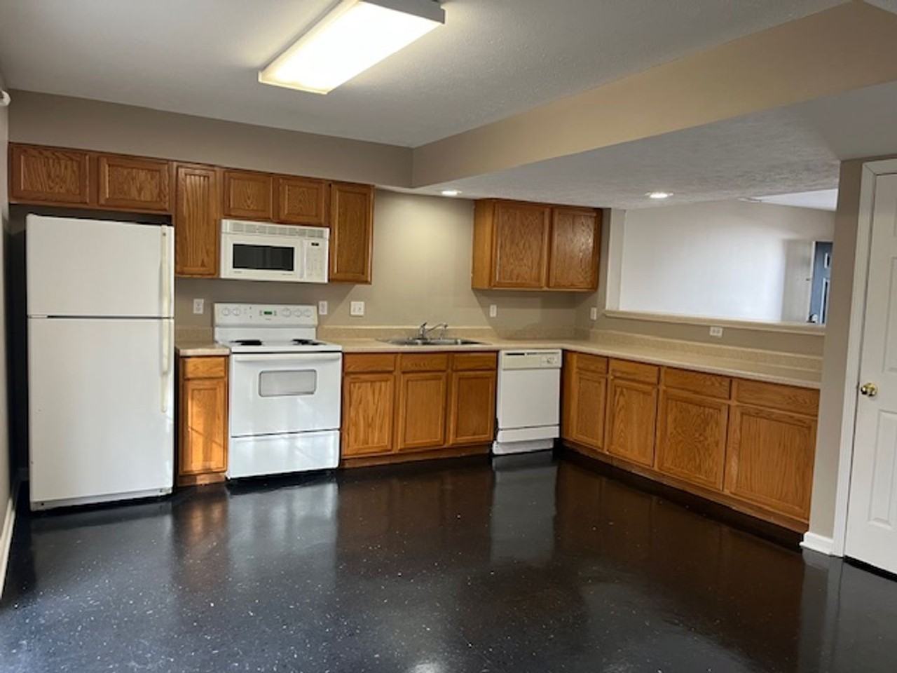 1496 N Kinser Pike - Photo 2 of 21