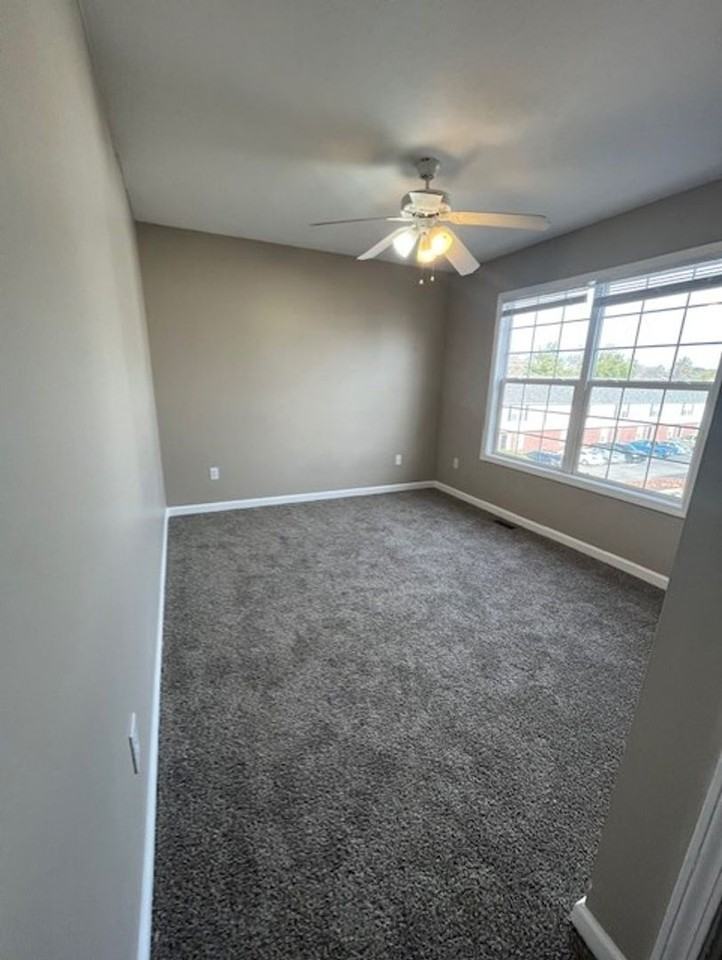 1496 N Kinser Pike - Photo 7 of 21