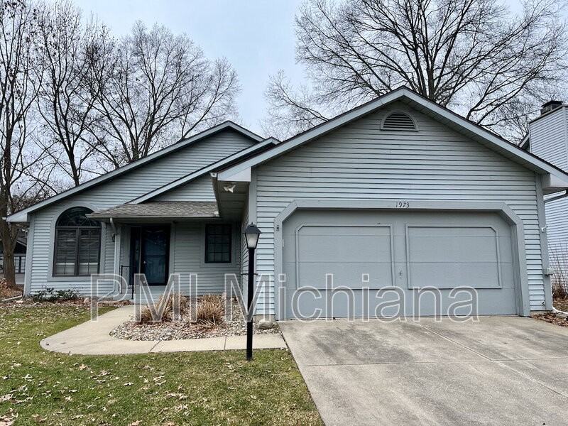 1973 Creekbank Ln - Photo 2 of 29