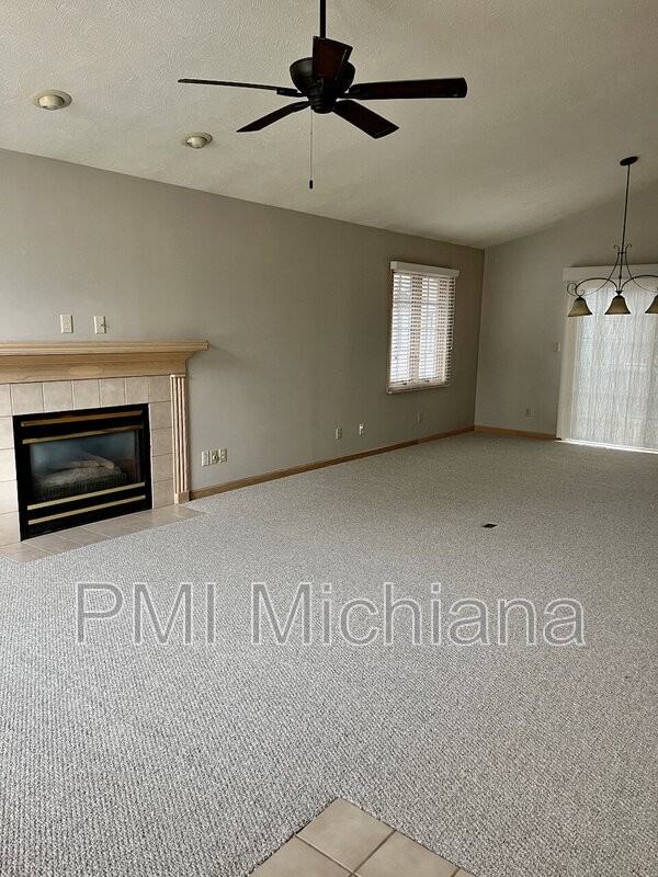 1973 Creekbank Ln - Photo 6 of 29