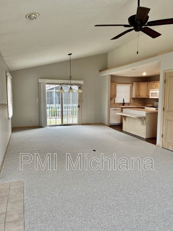 1973 Creekbank Ln - Photo 7 of 29