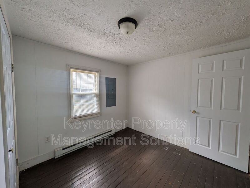 1005 Montgomery Ave - Photo 3 of 30