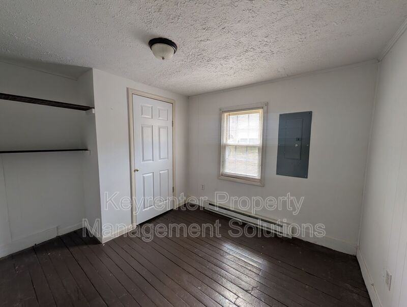 1005 Montgomery Ave - Photo 4 of 30