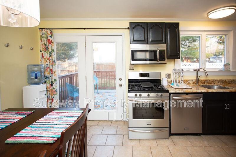 833 Lincoln Ave - Photo 4 of 20