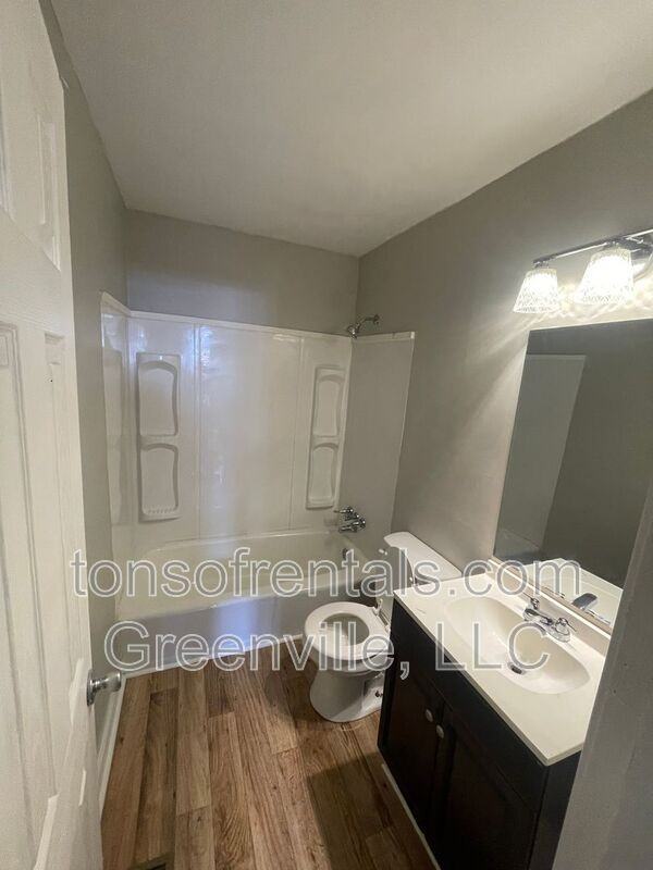 731 Fairfax St - Photo 5 of 8