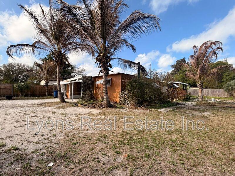 8086 Marx Dr - Photo 2 of 16