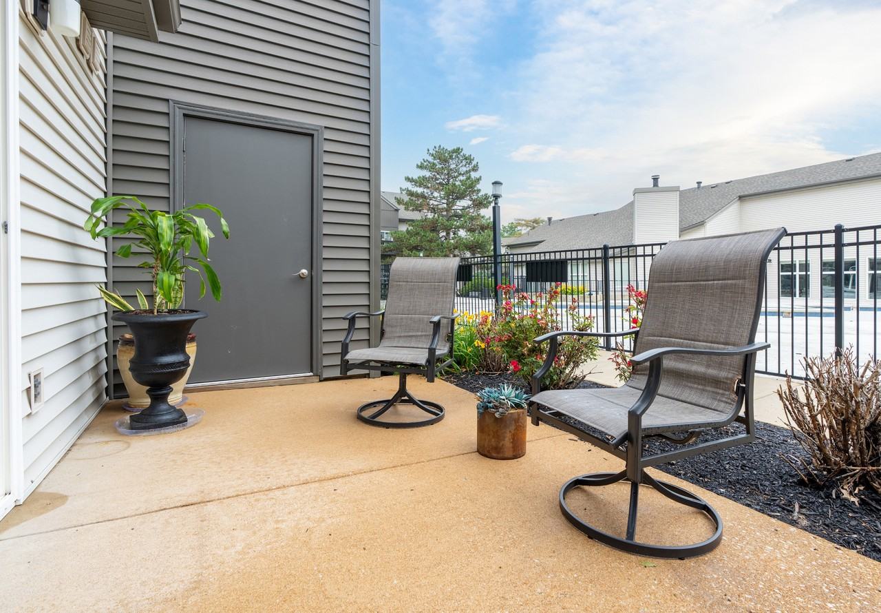 Metro on 5th - Photo 6 of 48