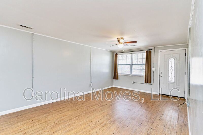 304 Churchill Cir - Photo 2 of 8