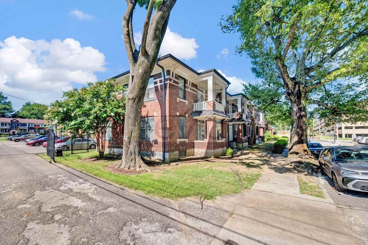 The Broadmoor Apartments - Photo 6 of 32