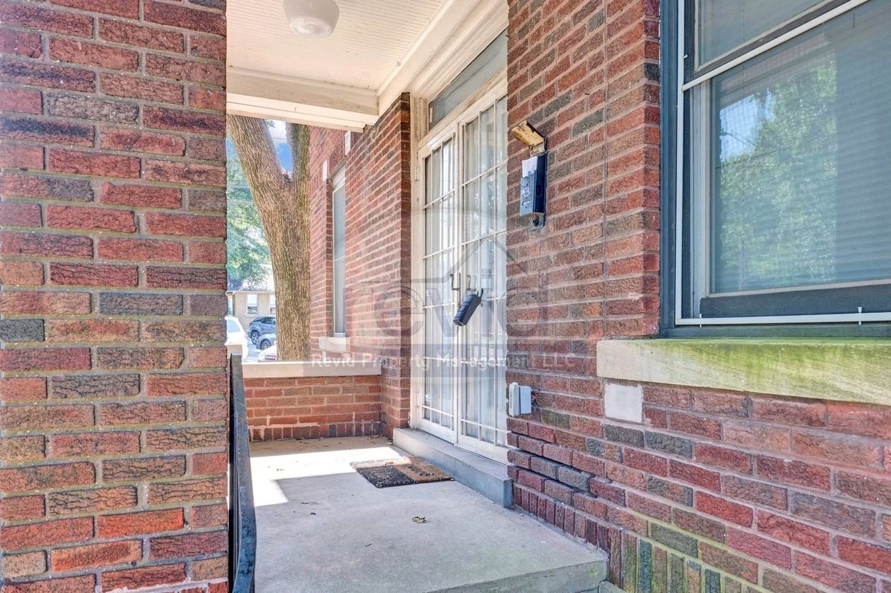 The Broadmoor Apartments - Photo 7 of 32