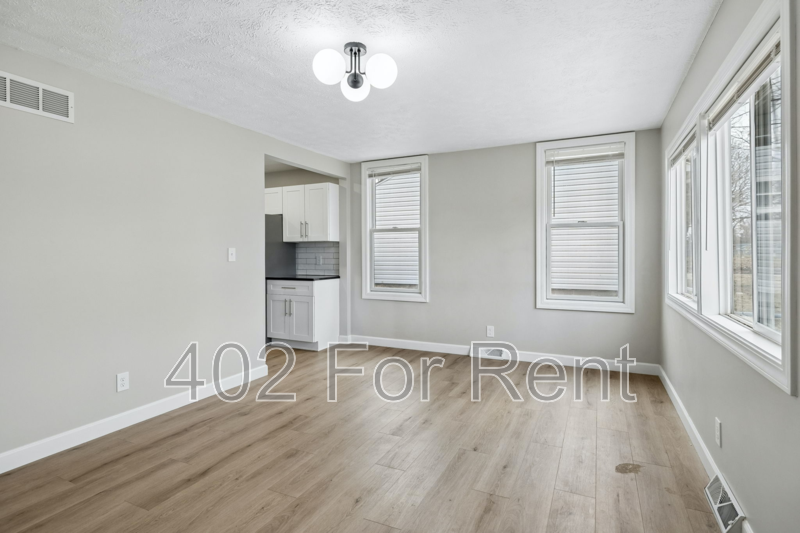 3111 S 40th St - Photo 5 of 30